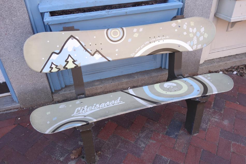 Life is Good Snowboard Bench 